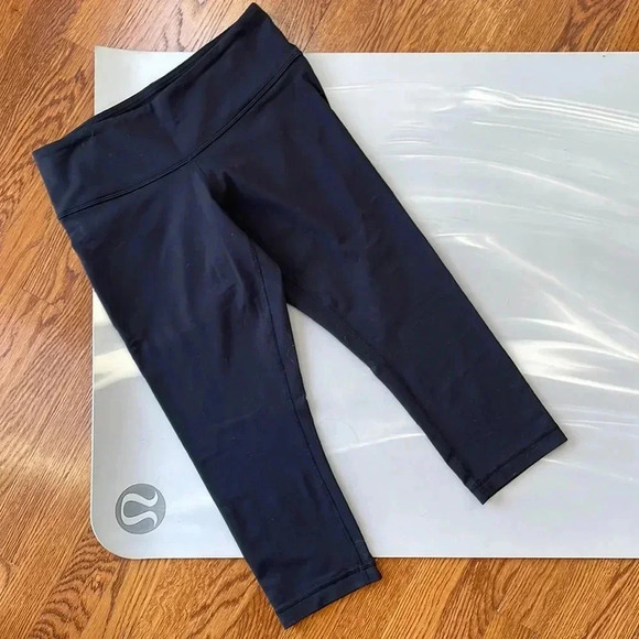Lululemon I 8 - Picture 1 of 10
